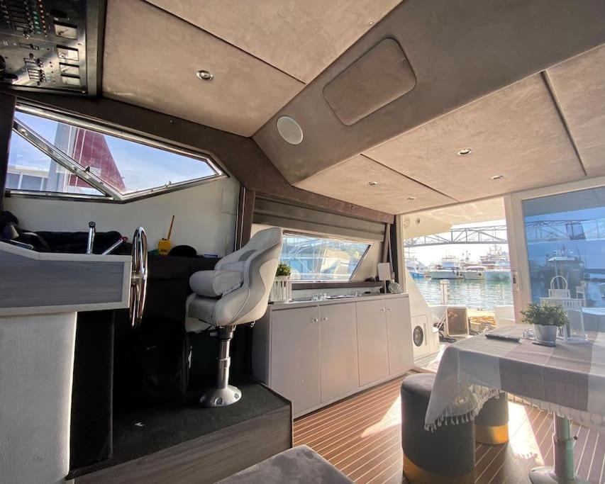 Barco Muy Romantico Con Parking! Sant Adria de Besos Exterior foto